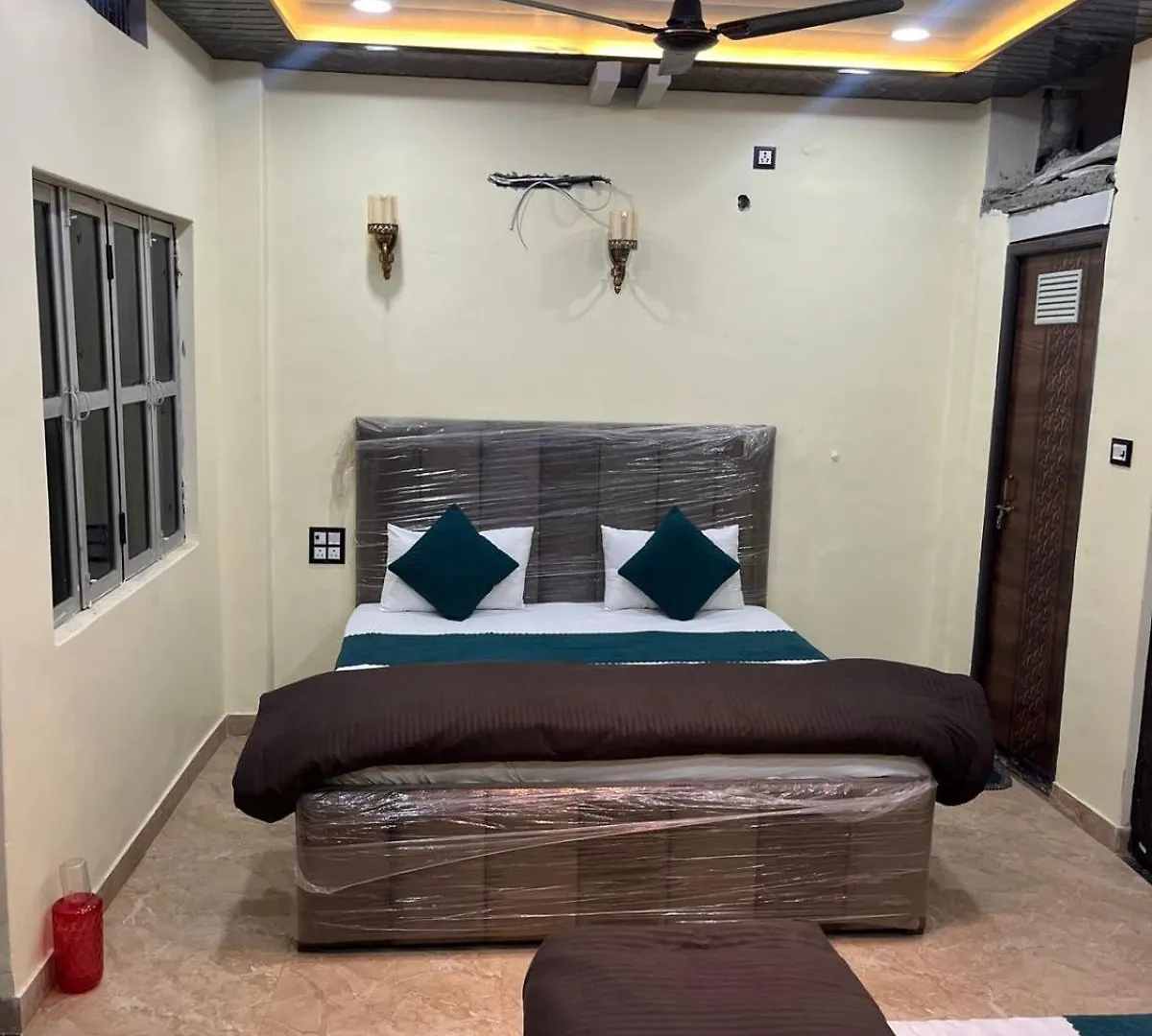 Hotel Gk Palece Varanasi