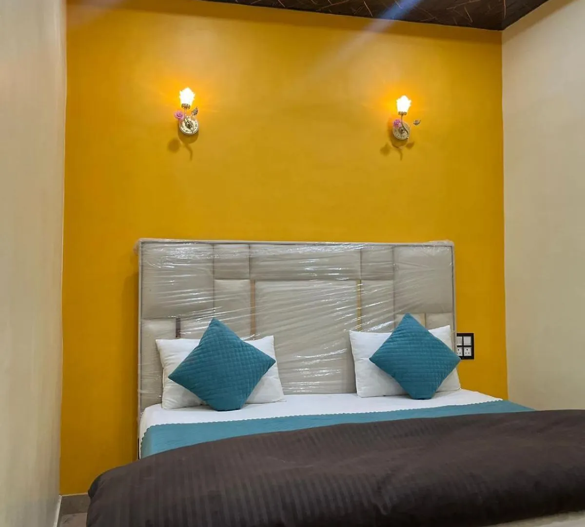 Hotel Gk Palece Varanasi 0*,  Indien